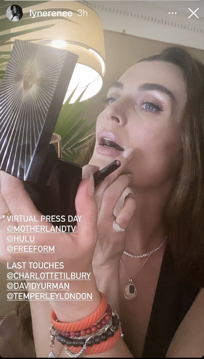 1onlyJD's tweet photo. Lyne & Jess looking so gorgeous for #MotherlandFortSalem virtual press!
#LyneRenee #jesslaurasutton
#SaveMotherlandFortSalem https://t.co/Zq4ezu2sp2