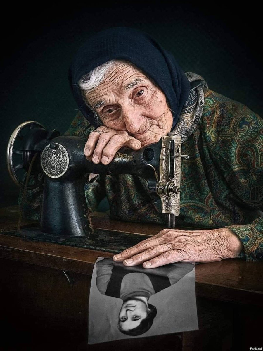 Olvidamos que dieron su vida, su cuerpo y alma por nuestro bienestar..                    no olvidemos llamarla, visitarla, mimarla...          Dar un poco del inmenso amor que recibimos ...                           #FelizNoche