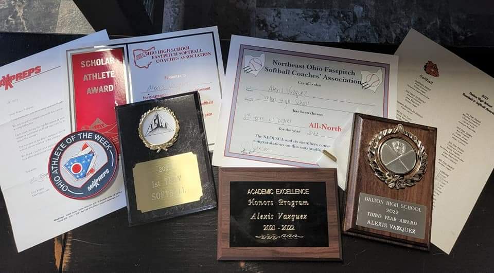 AVazquez_2023's tweet photo. 💥 .554 Avg/ 14 2B/ 4 HR/ 41 RBI's/ 8 SB/ 1.000 Fielding %/ 98 TC/ 51 Assists/ 47 PO 

🥎 Academic Excellence Award (3rd yr)
🥎 Scholar Athete Award (3rd yr)
🥎 2nd Team All-Northeast OH District
🥎 1st Team All WCAL
🥎 3rd yr letter winner 
🥎 Ohio MaxPreps player of the week https://t.co/qTvjkT9J2n