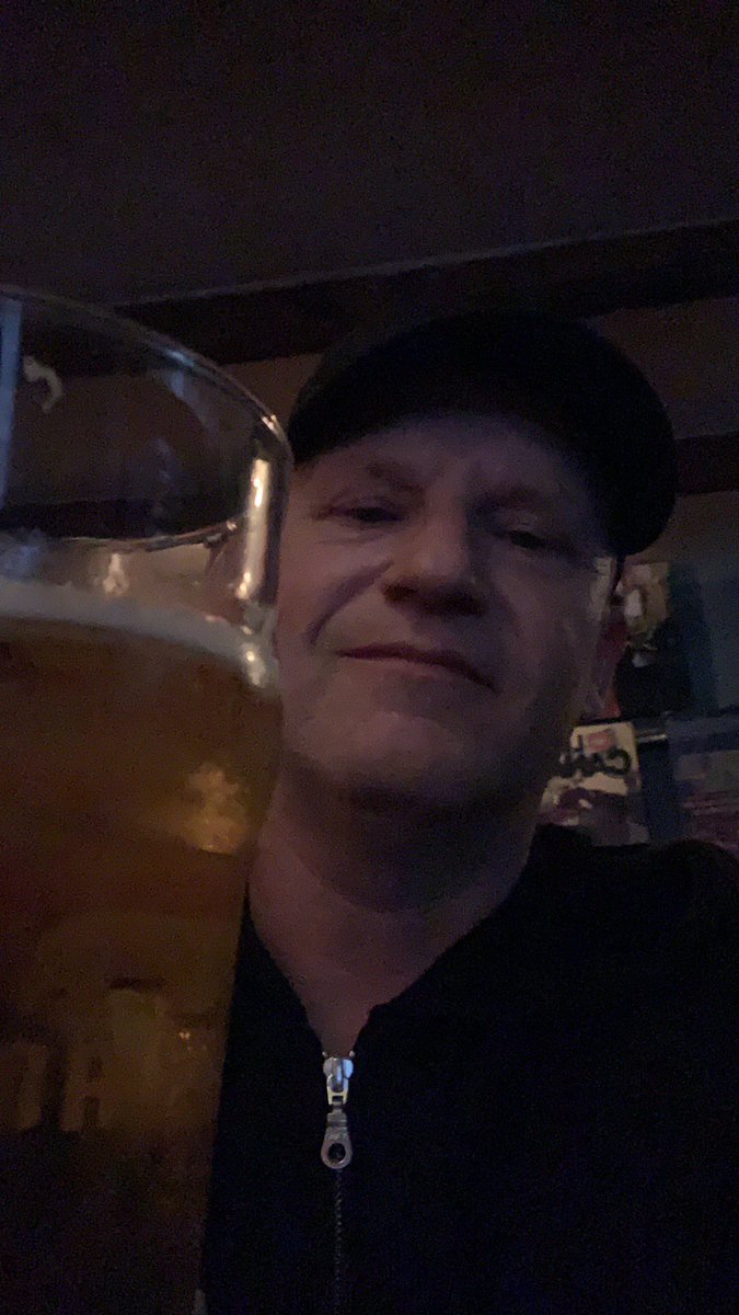 Kman45s's tweet image. Happy Friday…yeah i know it’s Thursday but lets pretend it’s Saturday…hmm Friday ahh shit F it cheers friends! #weekendfun #weekend #alwaysSaturday #cheers