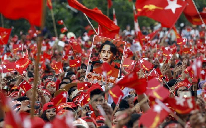 AndromedaGenius's tweet photo. The Myanmar's junta intentionally attacks on Aung San Suu Kyi's National League for Democracy [NLD].  - Abducted 917 NLD members [701 are still in detention]  - Killed 38 NLD members [18 by torture]  #2022Jun10Coup #WhatsHappeningInMyanmar https://t.co/TykTmVQQLv