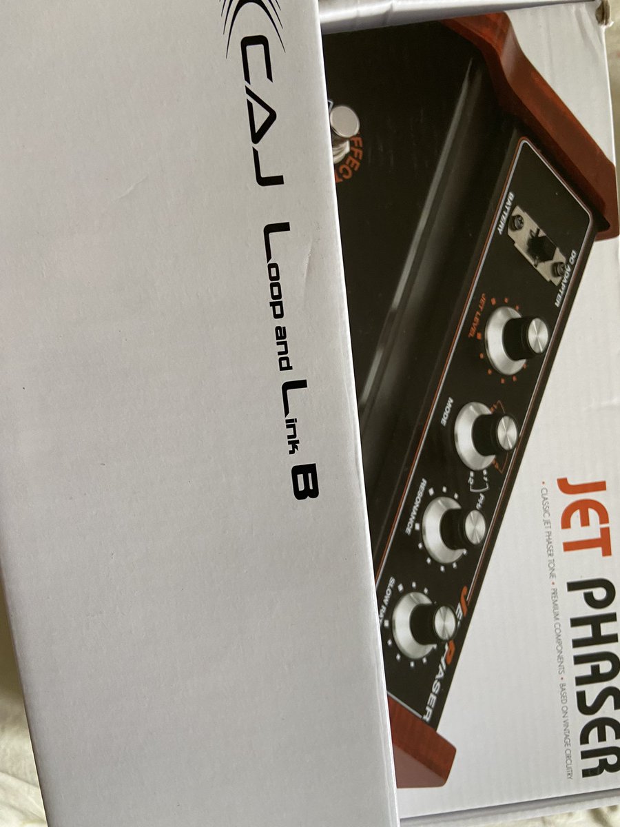oganchan's tweet photo. 到着‼️
#CAJ
#LoopandLinkB
#WARMaudio
#Jetphaser https://t.co/7rAetyNgou