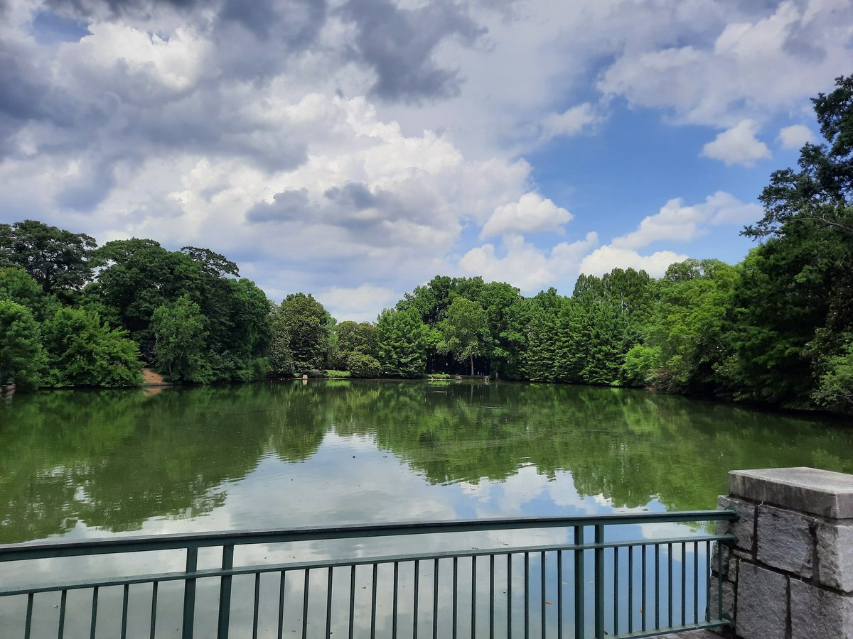 One final stroll through Atlanta and we're set to go home after a very fun and productive <a href="/eeid2022/">#EEID2022</a>, many thanks to all the organizers who made this such a great event! See you all next year!