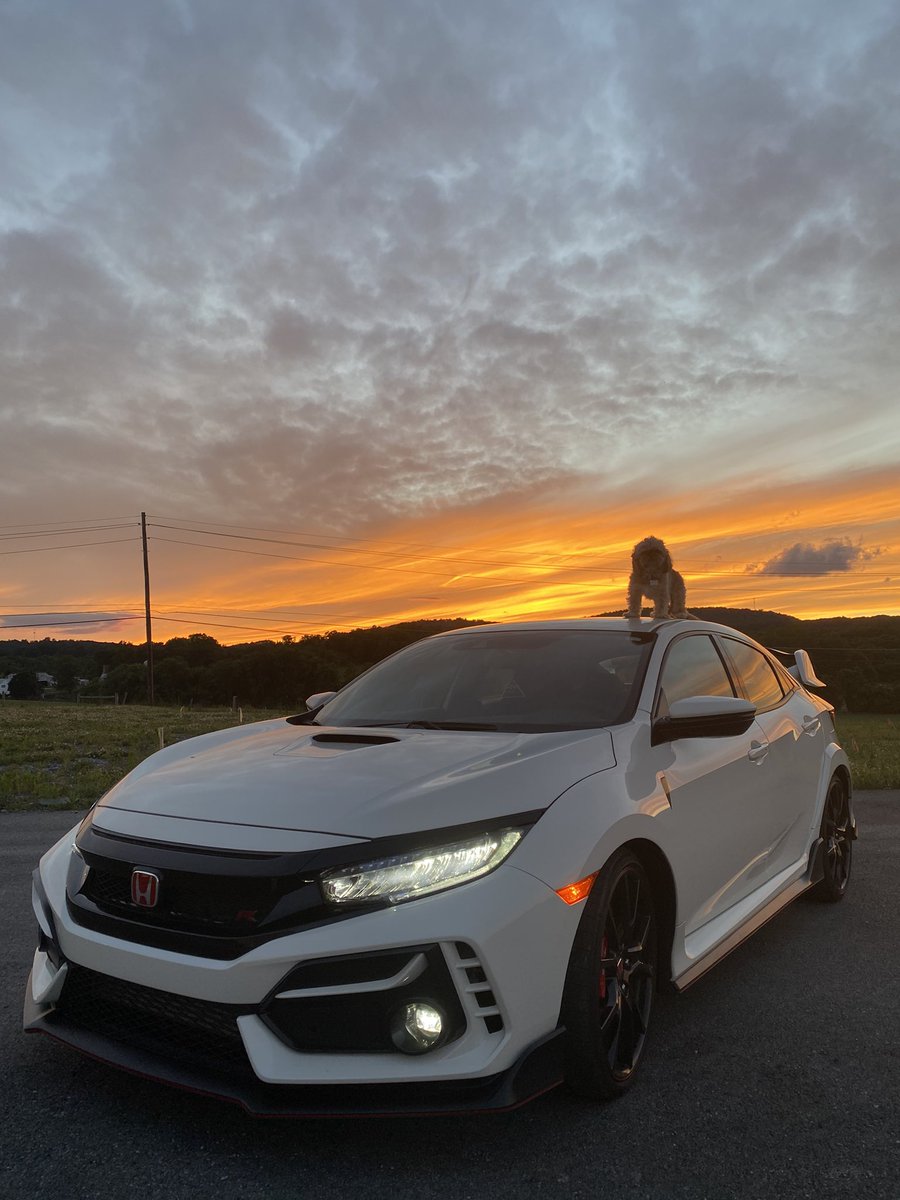JonTran_'s tweet photo. sunset is insane today bruh, look at penny https://t.co/WOrgK6vwuS