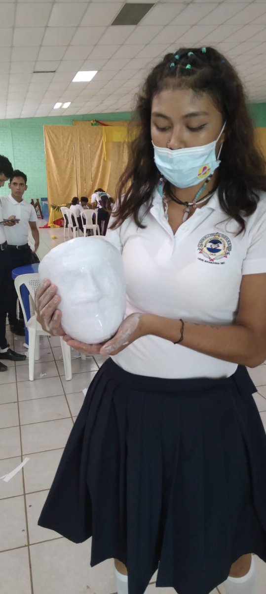 INOBML1's tweet photo. 🎭 ⭐️FESTIVAL DE MÁSCARA TRADICIONALES⭐️🎭 .
#CorazonsiemprerojoINOBML.
Estudiantes de nuestra Comunidad Educativa realizan elaboración de máscaras tradicionales con materiales reciclados,♻️ promoviendo el cuido y protección de la Madre Tierra. 🌎 #Nicaragua https://t.co/UQK5aGukcG