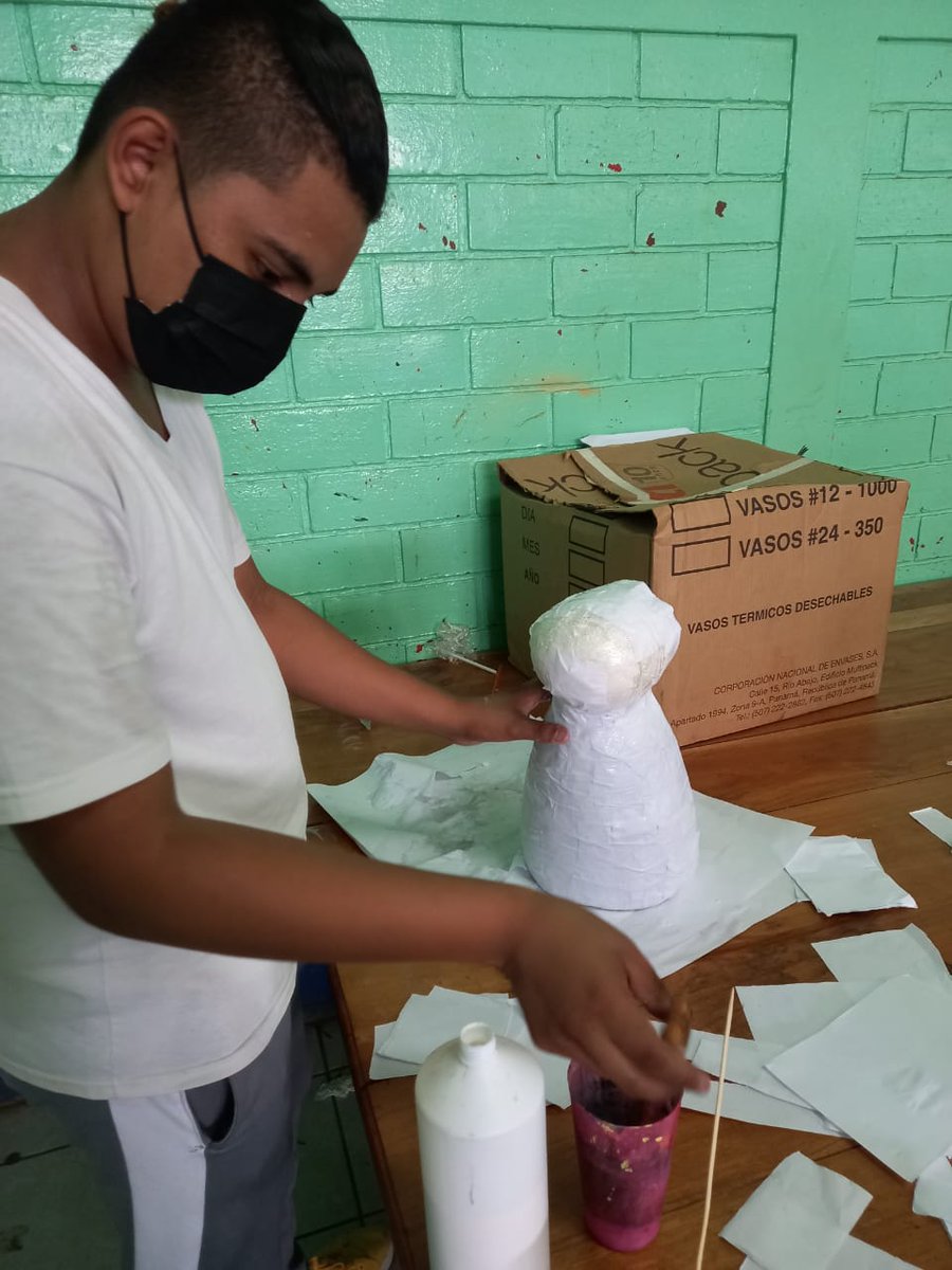 INOBML1's tweet photo. 🎭 ⭐️FESTIVAL DE MÁSCARA TRADICIONALES⭐️🎭 .
#CorazonsiemprerojoINOBML.
Estudiantes de nuestra Comunidad Educativa realizan elaboración de máscaras tradicionales con materiales reciclados,♻️ promoviendo el cuido y protección de la Madre Tierra. 🌎 #Nicaragua https://t.co/UQK5aGukcG