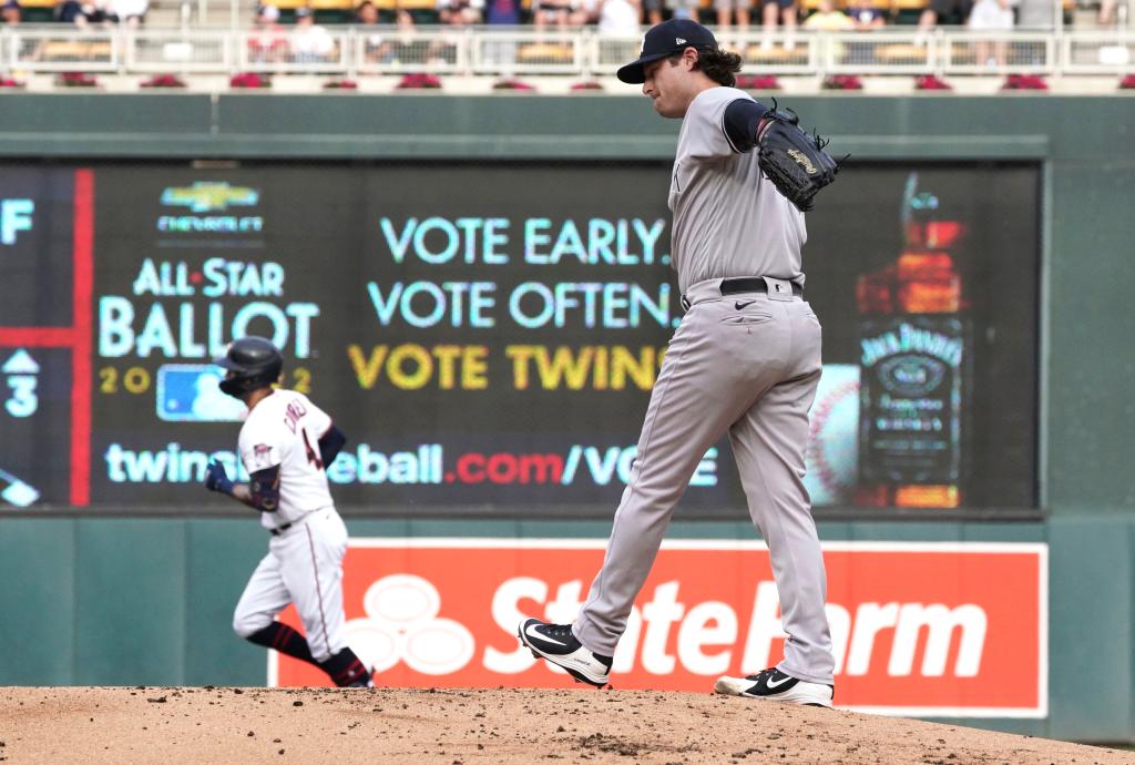 RT @nypost: Yankees' Gerrit Cole allows five early homers in disastrous start https://t.co/0Va4MOa0Tr https://t.co/yIvVgD9iNH