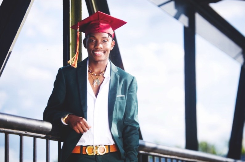 cisofsc's tweet photo. These CIS graduates from @ColumbiaHighSC have big plans in store!🎓🧵⤵️

🌟 Micah is planning to enlist in the Airforce this fall. https://t.co/TCpKXhh3uR