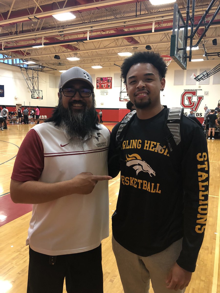 Coaching against fellow Filipino 🇵🇭 Sterling Heights Head Coach <a href="/Jalen_D21/">Jalen Dixon</a> At the Chip Valley Summer Shootout. Much respect for Coach Dixon and The SH Basketball program