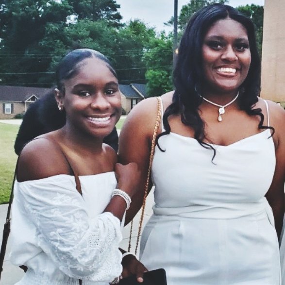 cisofsc's tweet photo. 🌟 Day’Johnna (left) graduated 14th in her class and will attend @USCUpstate and major in biology. Kierra (right) will attend @winthropu and major in exercise science. https://t.co/dfJeQA0548