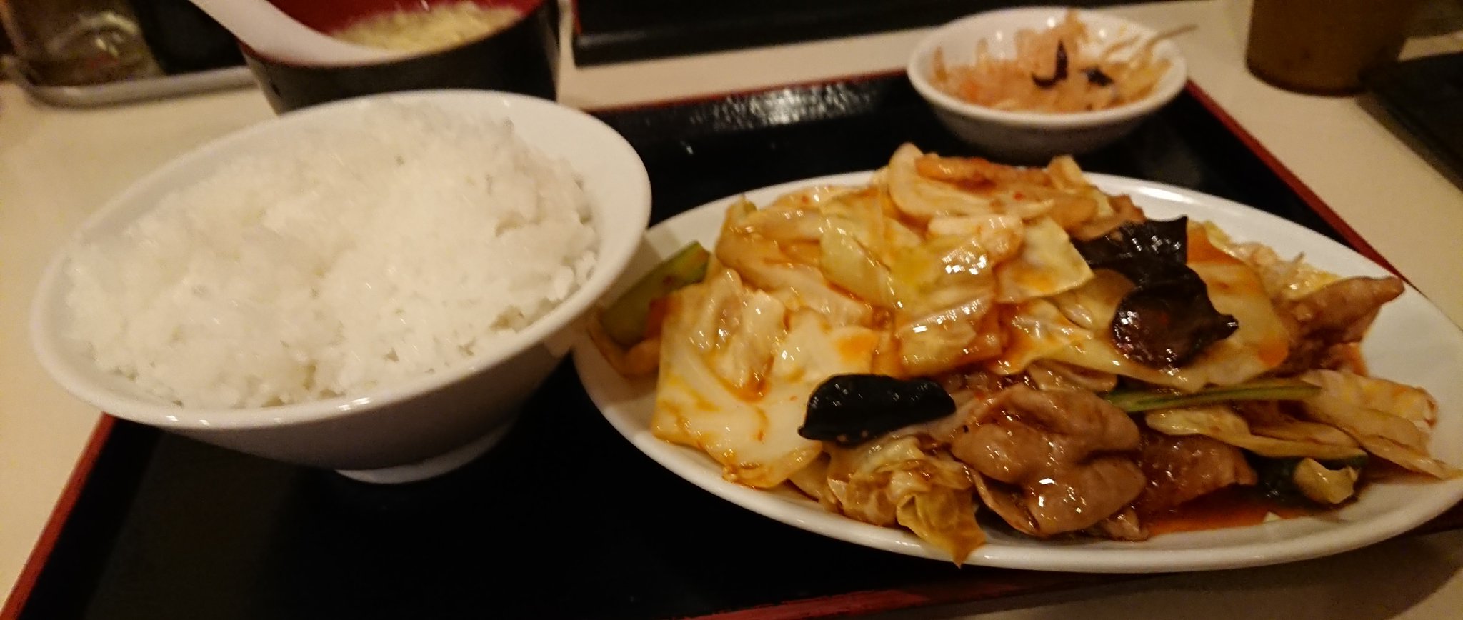 石室冬4 独居老人 行きつけの中華屋さんでランチ この日は鴨居駅前の華星 獲物はホルモンの辛子炒め定食 はまっています ホルモンたっぷり きゃべつメインに野菜もたっぷり 玉子スープ ピリ辛もやし付きで税込み770円はお安い 華星