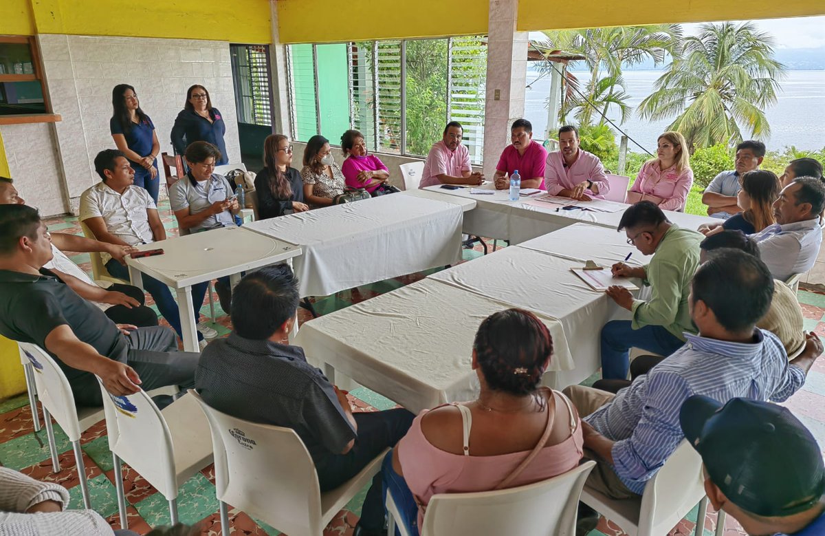 TatoVegaYu's tweet image. Coincido totalmente con ustedes. Y les reitero que el cuidado de los animales es parte de la agenda de nuestro partido.
¡Gracias por las atenciones y seguimos trabajando!