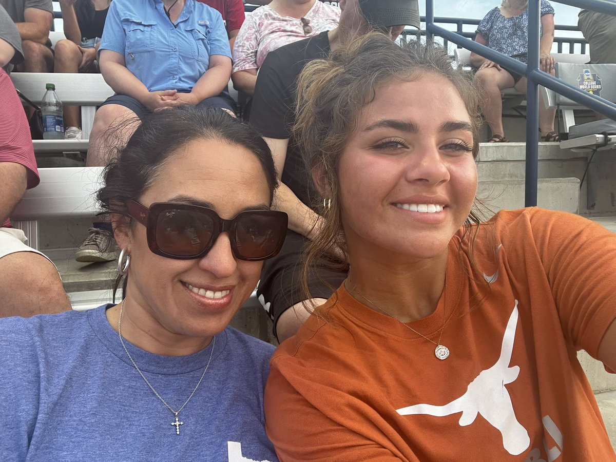 Hey <a href="/LChamberlain44/">Lauren Gipson</a> !
Huge fan, great to meet you!
Here in OKC learning from all the best!