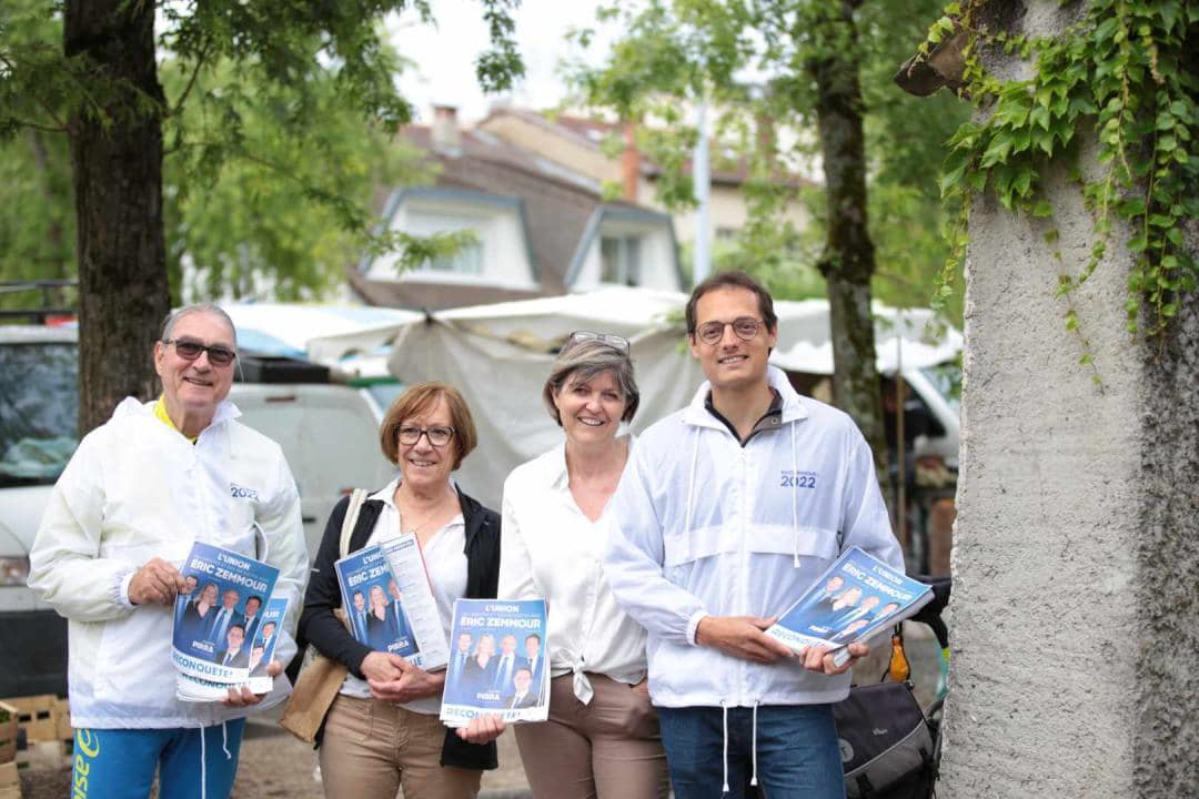 En cette fin de campagne, un grand merci à ma suppléante Muriel COATIVY et tous nos militants @RECONQUETE_off qui ont silloné la #circo6912 : quelle joie d'avoir fait campagne #Legislatives2022 avec vous pour la France et l'avenir de nos enfants !