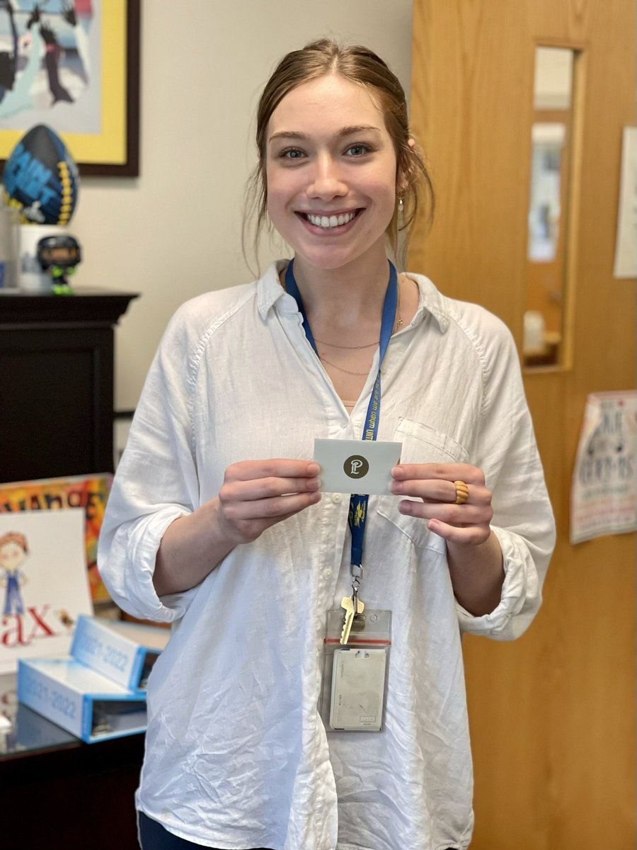RVESRoadrunners's tweet photo. Congratulations to Ms. Farrell, Gr. 2 teacher, for being our May winner of our staff-to-staff recognition drawing! π #RockViewStaffRocks #ThanksForTheLollipopMoments π https://t.co/8n8vTc9SIu