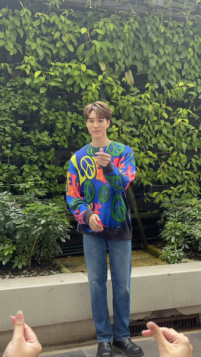 Nani_iiiiiii's tweet photo. อยากไปเจอนานิบ้างจัง แต่อยู่ไกลไปไม่ได้ แต่เราหวังว่าสักวันเราจะได้เจอกันนะ@Hirunkit_ 💜#KiehlsLovesThailand #koae #hirunkit_ https://t.co/dZengflxPZ