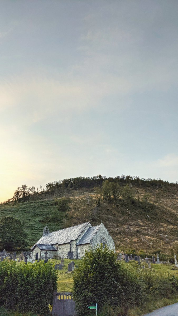 BenJieStills's tweet photo. And I’m sure there’s nothing wrong when the sun beats down like it does out there and these days are fucking long getting longer too as the years fly by
Song: Stable Now
By Covey
#insaneviews #views #churches #wales #walesphotography #walesadventure #lushhills https://t.co/BOfGDObk0o