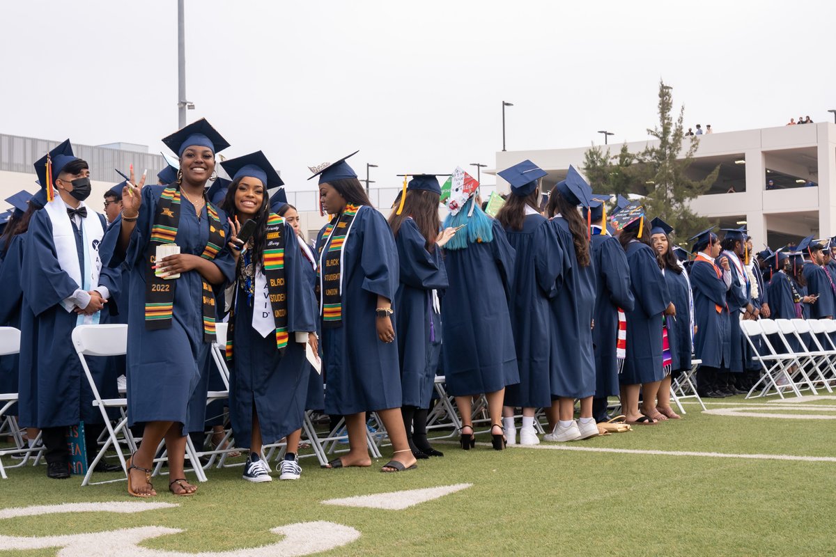 LAUSDSup's tweet photo. #UniversityHS #Classof2022: Thank you for the warm welcome in over 30 languages. Your remarks showcase the diversity celebrated on campus. Keep pursuing excellence, and lead with passion, empathy and kindness. Scholars, in every language spoken today—congratulations! https://t.co/3umMhQPbzP