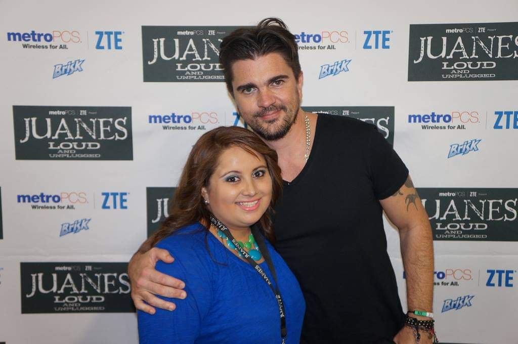 annelbjuanes's tweet photo. Hace 9 añitos de esta foto con Mi @juanes adorado!!.

Urge #volverteaver!!.

#juanatica desde hace 22 añitos!.

#backstage #biggestfan https://t.co/RVNmCNKMqG