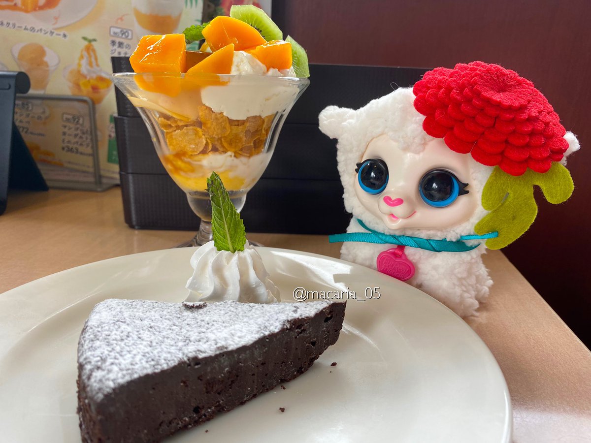 macaria_05's tweet photo. 🐑「美味しい🍨💓💞」
#ファーリアルラブマズル #ファーリアル #stuffedsheep #Plushtoy #furreal #theluvimals #ぬい撮り https://t.co/gcnnlMmRe4