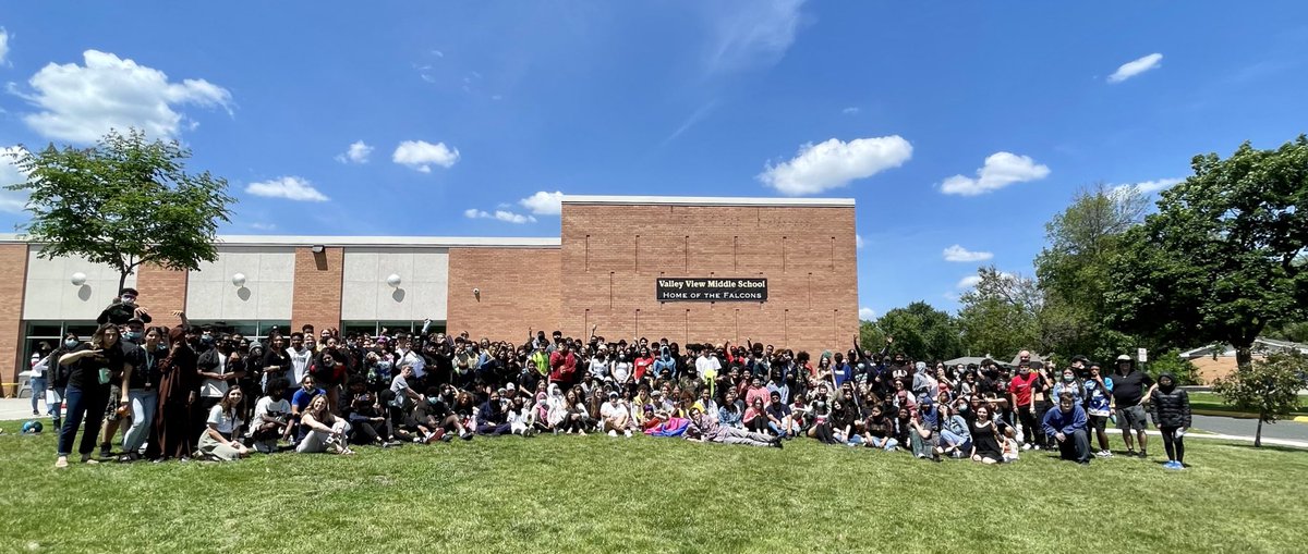 VVMfalcons's tweet photo. To our 8th graders- thank you for your leadership, your kindness, your curiosity, and your desire to seek understanding to be better and do better! You are special individuals, and a powerful team who continues to inspire us!💛wishing you the best this summer and in your future! https://t.co/XkjC1QLexv