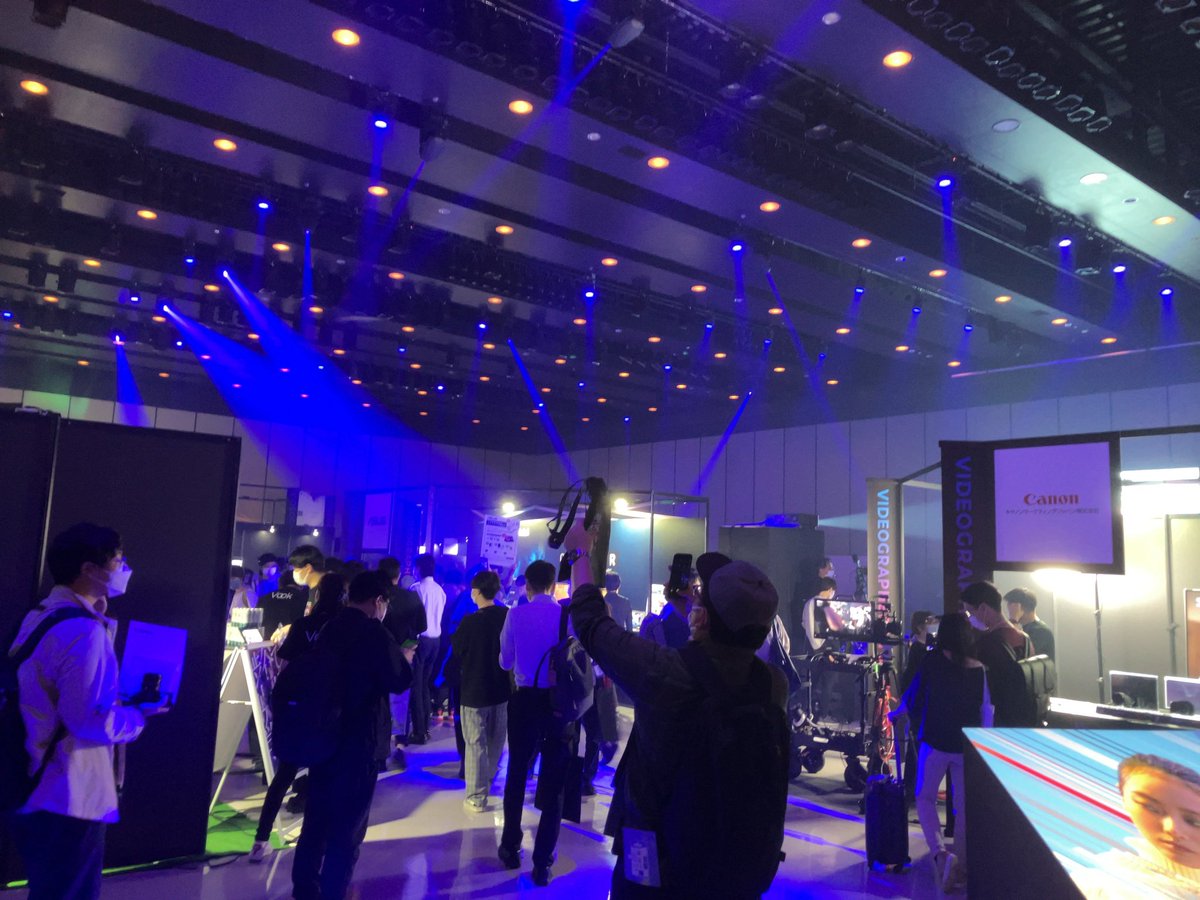 ura100's tweet photo. 渋谷で行われている映像制作者向けイベントで、業界で噂になっている「映画を早送りで見る人たち」が紹介されていた。#ファスト動画　#VGT2022 #稲田豊史 https://t.co/w6hSYs4NIm