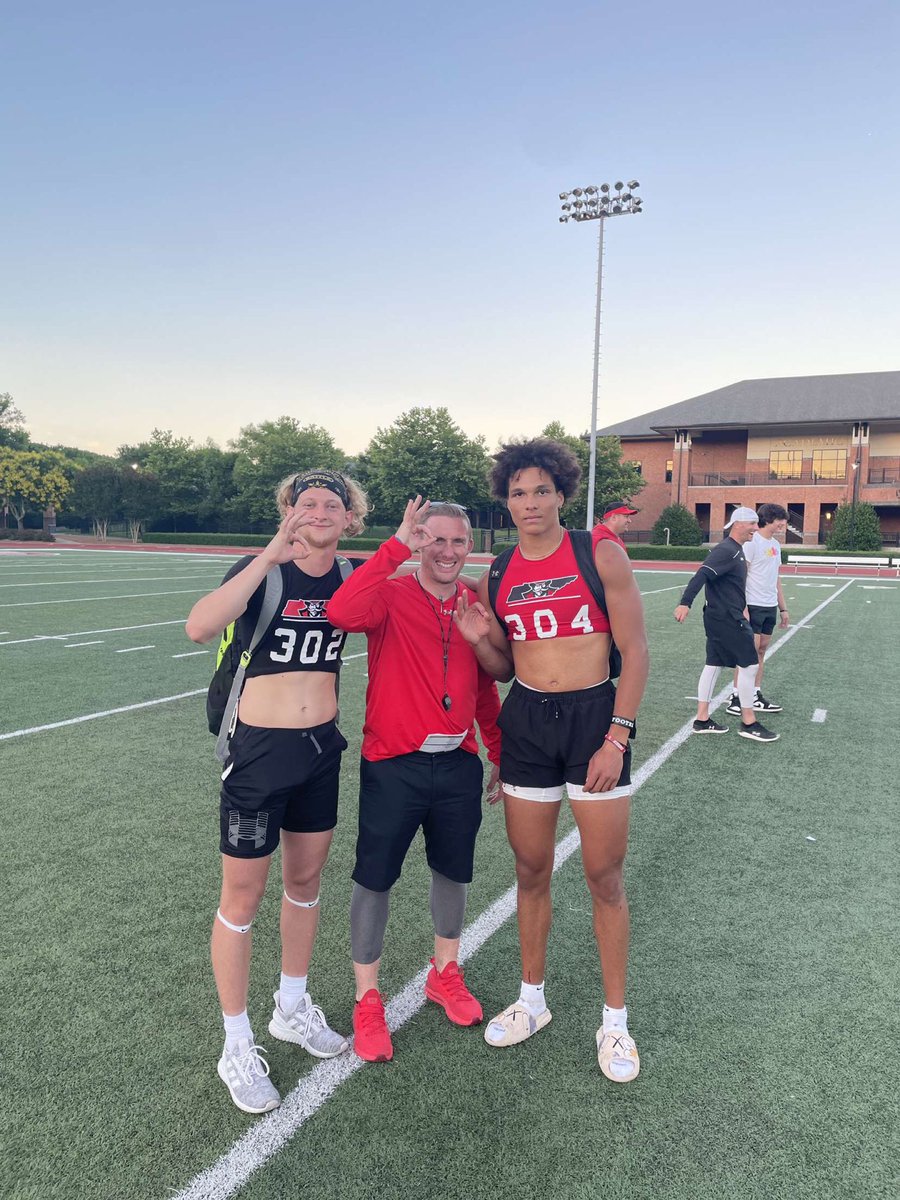 ZOhs23's tweet photo. Had an amazing camp today with @GovsFB ‼️‼️‼️ @APSUCoachSW @Da_DREAM47 @CKappas @APSUCoachJones @CoachAC_21 @CoachjjClark @CSmithScout @NCEC_Recruiting @NatlPlaymkrsAca @SrHighFootball https://t.co/rrmnR6okwc