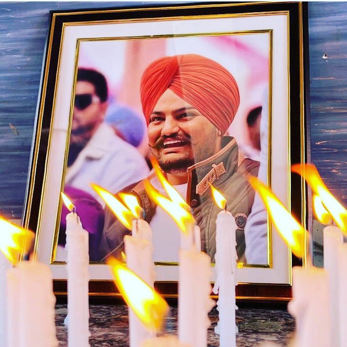 punjabiculture_'s tweet photo. ਇਹ ਸੱਚ ਹੈ ਮੌਤ ਸੱਭ ਨੂੰ ਆਉਣੀ ਹੈ ਪਰ ਕਦੇ 
ਐਸੀ ਵੀ ਨਾ ਆਵੇ ਕੀ ਬੰਦੇ ਦੇ ਜਾਨ ਬਾਅਦ 
ਮਾਪਾ ਜਿਉਦੇ ਜੀ ਰੁੱਲ ਜਾਵੇ
#JusticeForSidhuMooseWala 
#sidhumoosewala https://t.co/qUXfnDLjb2