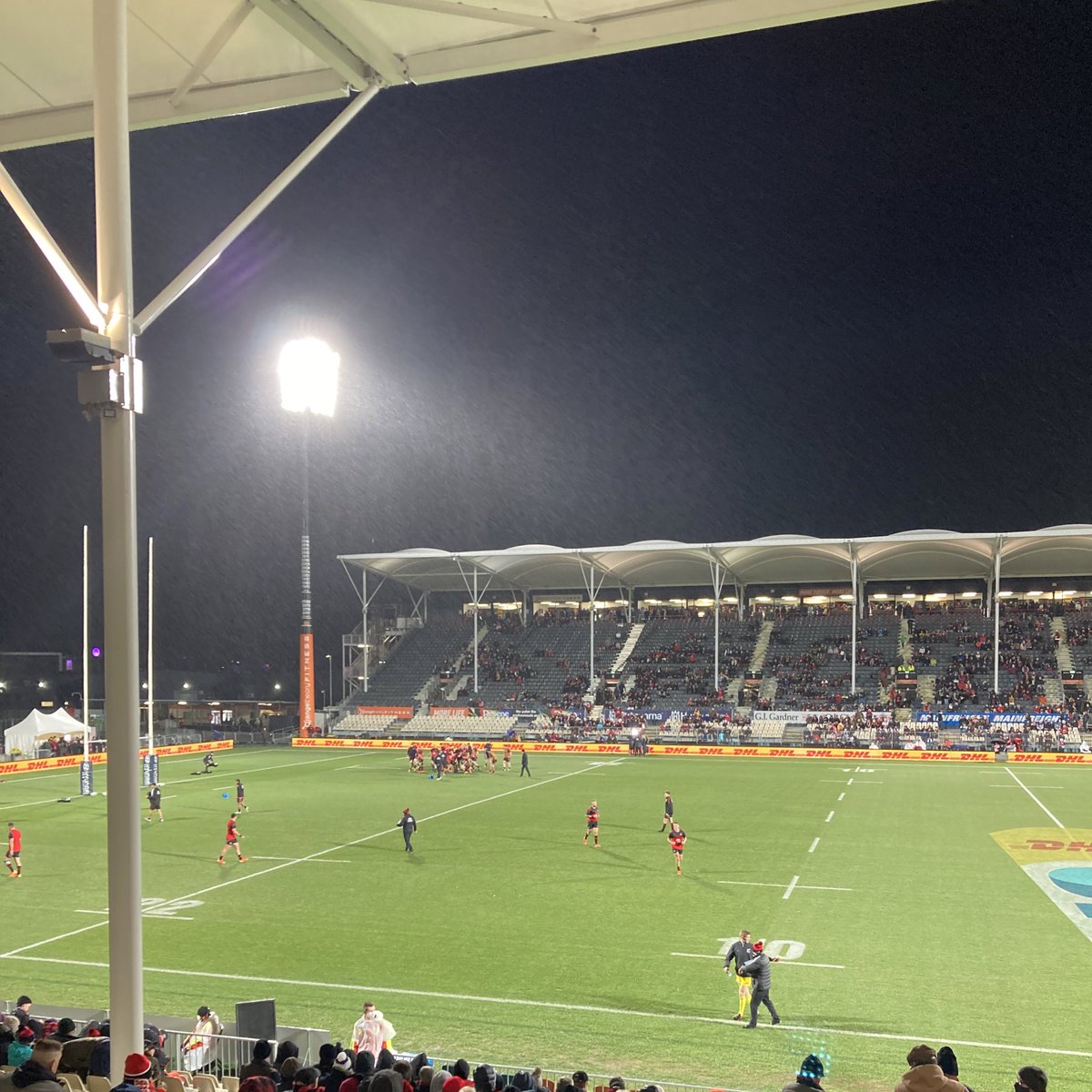 The rain and wind has arrived. Mint. <a href="/goldradionz/">Gold Radio NZ</a> join the fun 📻 #CRUvCHI
