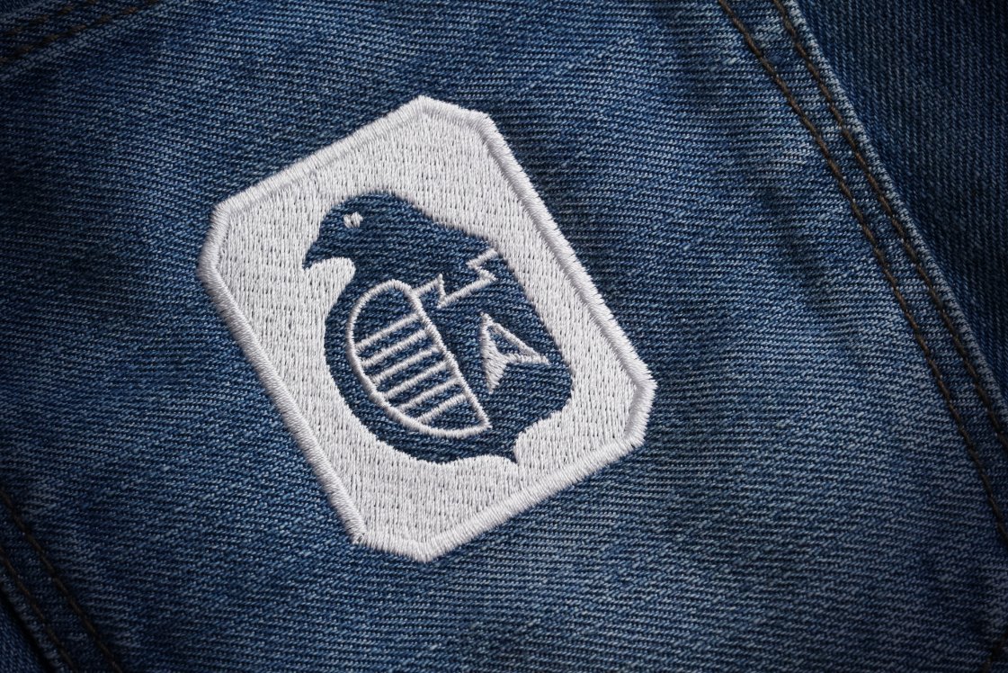 jamescropper's tweet photo. Never before has worn denim been used in modern papermaking, marking a contribution to the circular economy & our commitment to the war on waste through world class fibre blend innovation. https://t.co/QMCfT8lRsW #rydalapparel #luxurypackaging #garmenttag #jeans #denim #recycled https://t.co/LxcvYJ5N4z