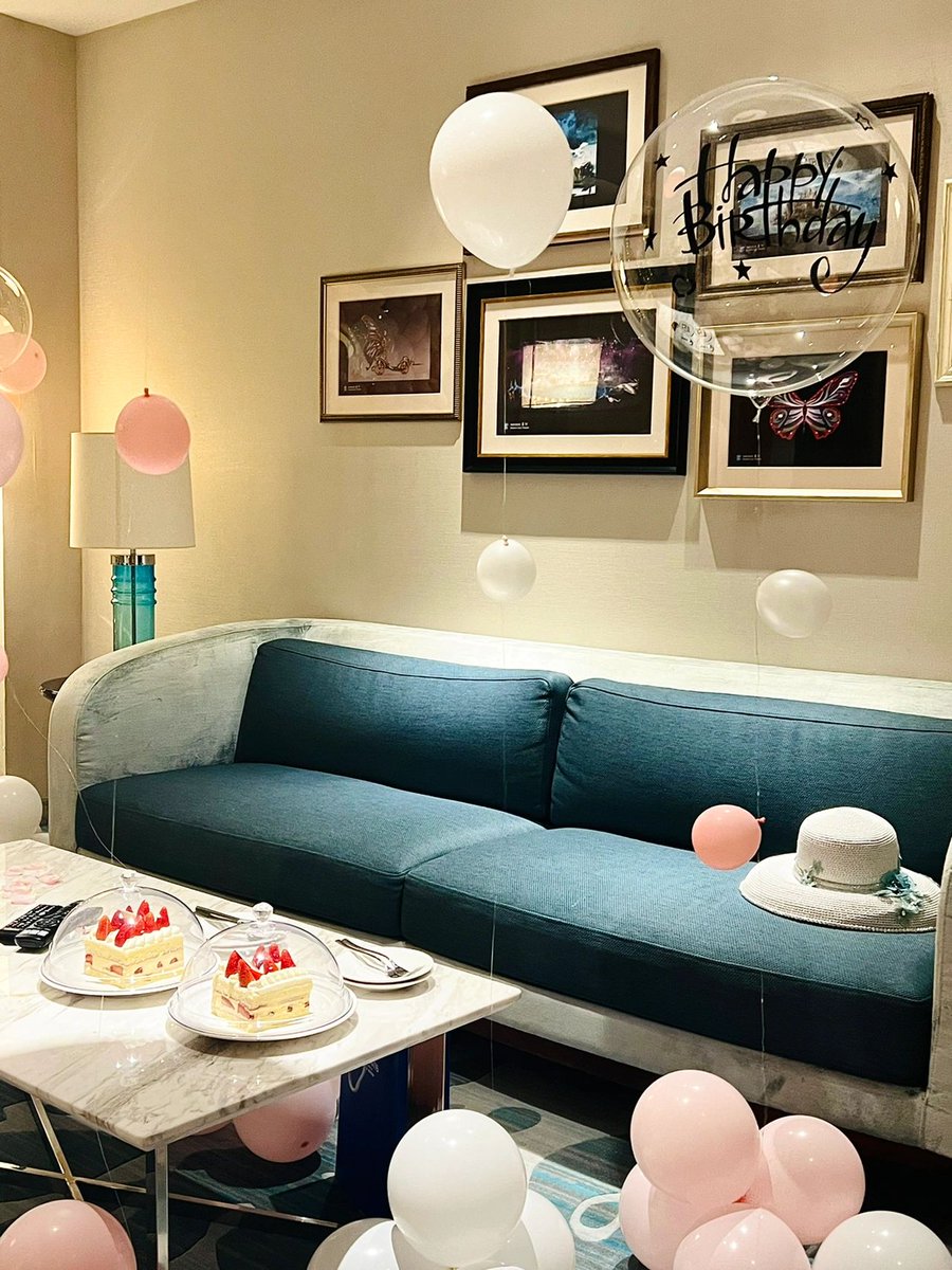 Belle718a's tweet photo. 感恩惜福  祝我们生日快乐🎂6.9
彼岸难得，知足常乐
双子座就是孤独又灿烂的小鬼怪👻

即时生活有时阴雨密布
上天，也会给你人生中一点透亮的温暖时刻，
因为少，才显得弥足珍贵，才要全力以赴

人生，一站有一站的风景，一岁有一岁的味道🎂
感恩惜福，感谢所有。
所愿皆所得。 https://t.co/bL2uvL4Gro