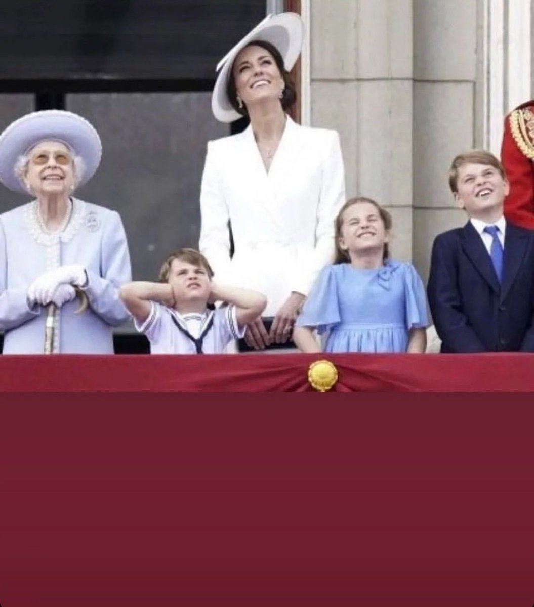 suchgoodashell's tweet image. АХАХ, це типу біполярочка?))