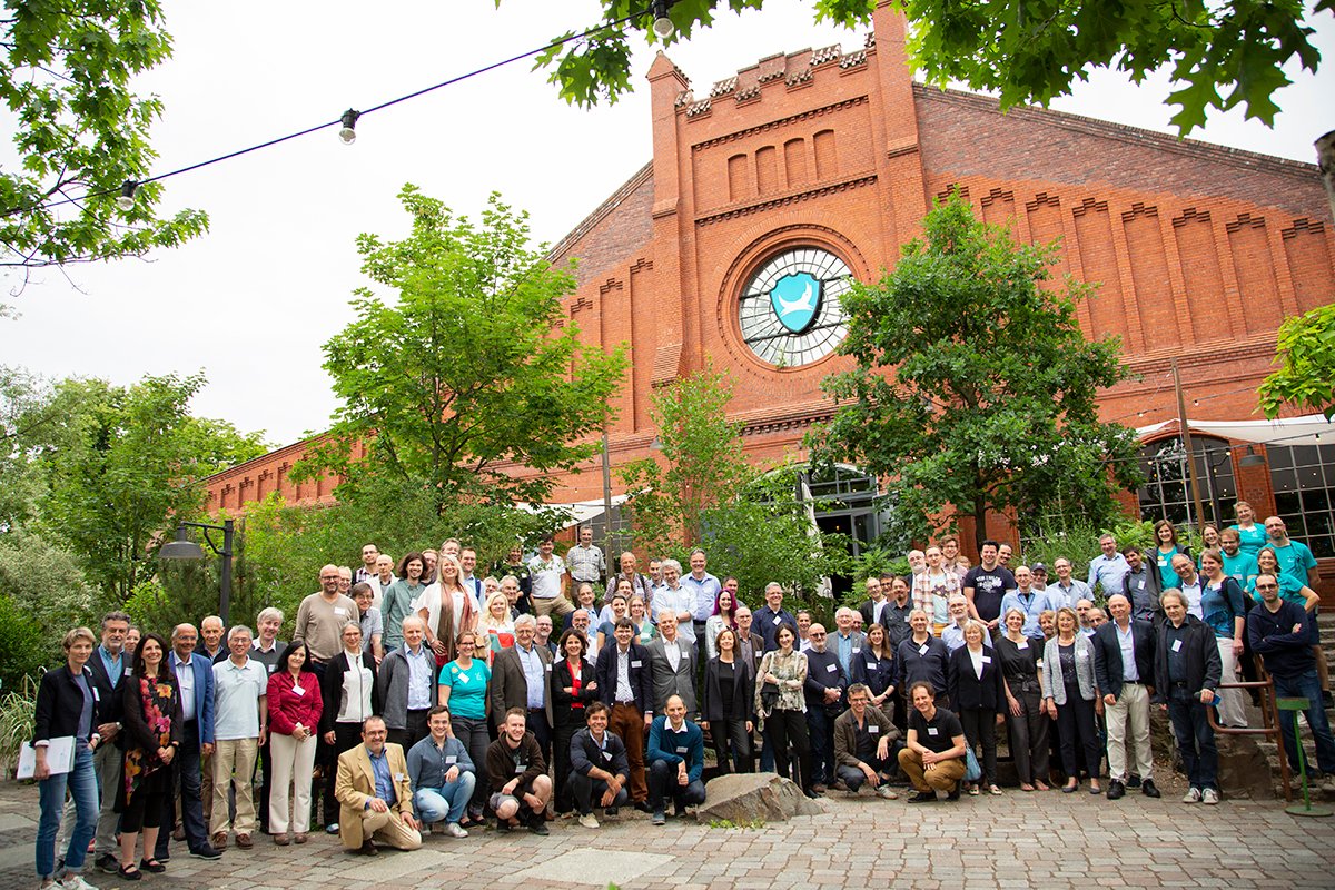 The second day of the APPEC Town Meeting just started. You can join via the livestream here:
webcast.desy.de/livestream

Picture credits: APPEC/Ashley Jones