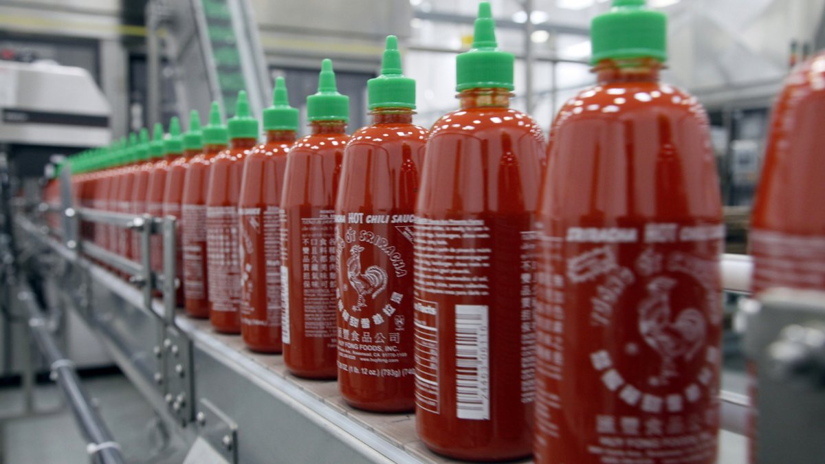 abc7newsbayarea's tweet image. California-based Huy Fong Inc. halts Sriracha sauce production amid product shortage, crop failure abc7ne.ws/3NJhyxc