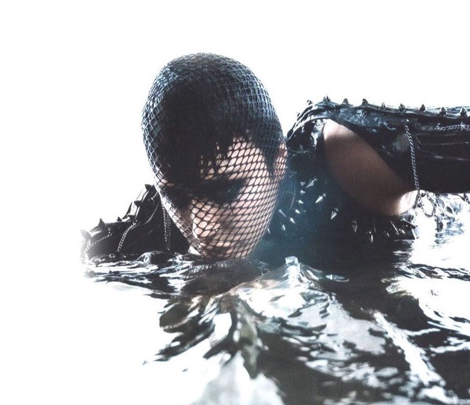 updatecharts's tweet photo. 🚨 FALA NAÇÃO ROQUEIRA! De volta às suas raízes, Demi Lovato lança "Skin Of my Teeth", lead single do seu oitavo álbum de estúdio "HOLY FVCK".  https://t.co/wWgRZnrG8k https://t.co/yc2CjzlCuw
