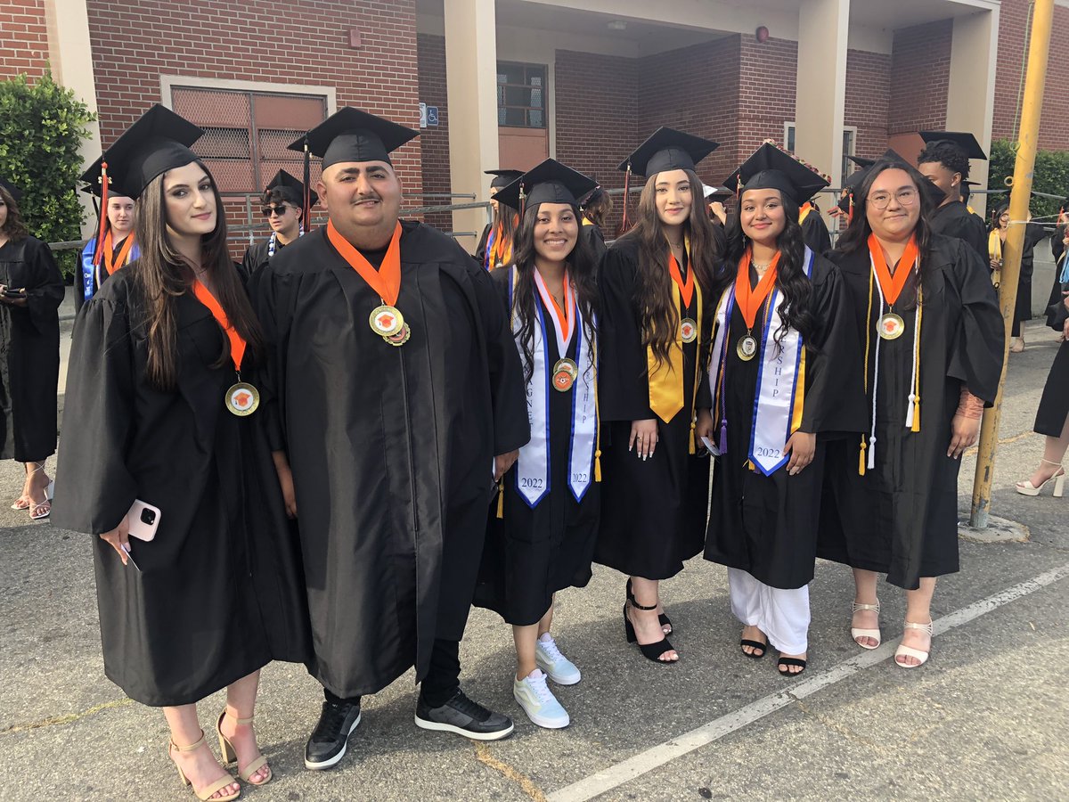 GrantCPDAMagnet's tweet photo. A few more from tonight’s graduation! Congratulations to all of our graduates—you did it!! 🧡🎓 https://t.co/zWJ90gpBlS