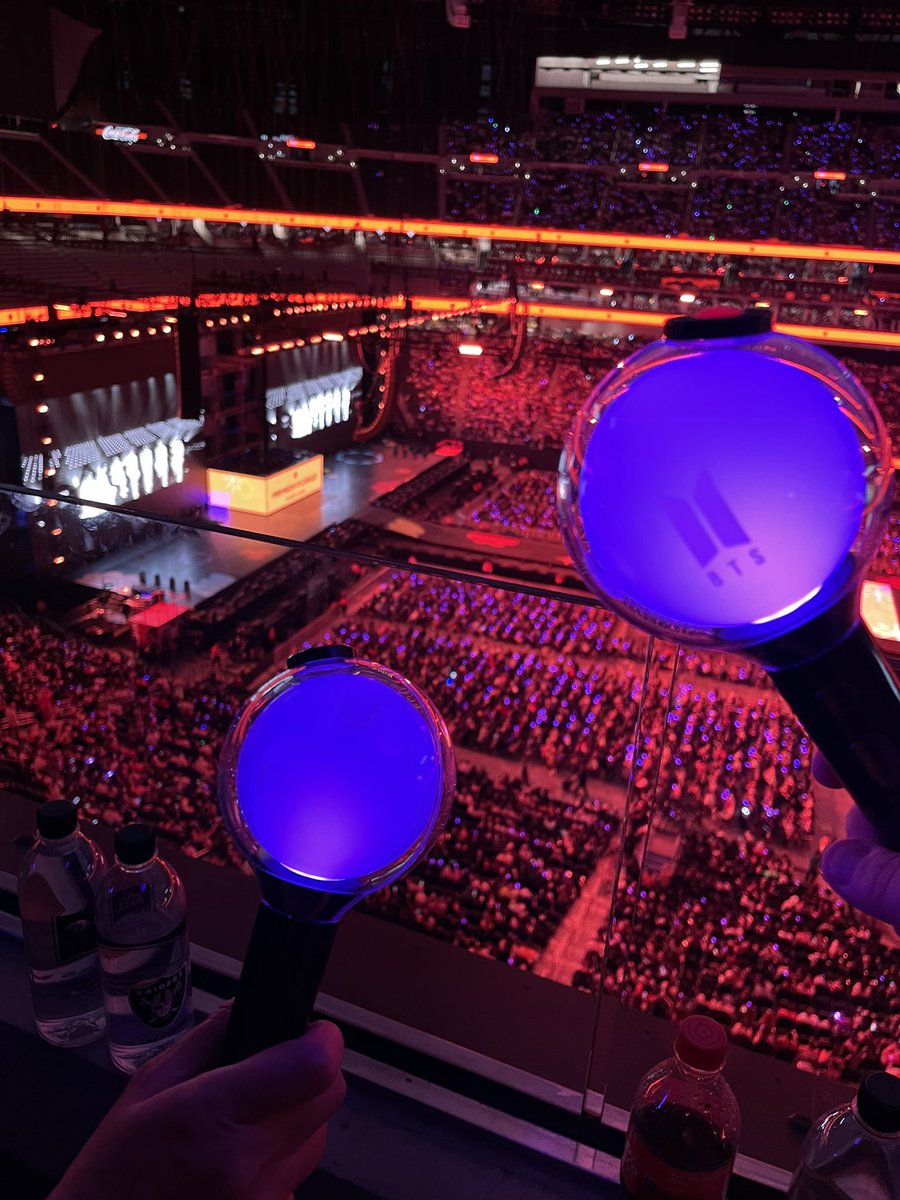 theresa_bobesa's tweet photo. For me, BTS is not just about awesome music that has a powerful message. For me, it’s because of the people they are. I truly believe they are the 7 most precious souls on the planet. The music is really just icing on the cake. 💜#SoShowMeYourPROOF @BTS_twt #bts #PROOFISCOMING https://t.co/giQqJY2gGN