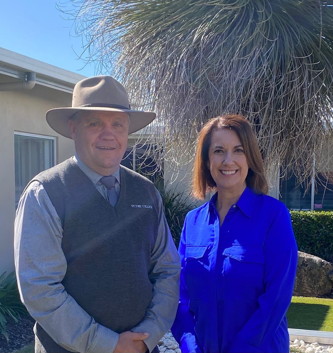 ISQ_QLD's tweet photo. Thanks to Head of College Alwyn Prinsloo at Victory College in Gympie for showing Director (Strategic Relations) @shariarmistead  around your P-12 coeducational Christian school. 
#valueofindependentschools #choiceanddiversity https://t.co/t2pmWDrSc7