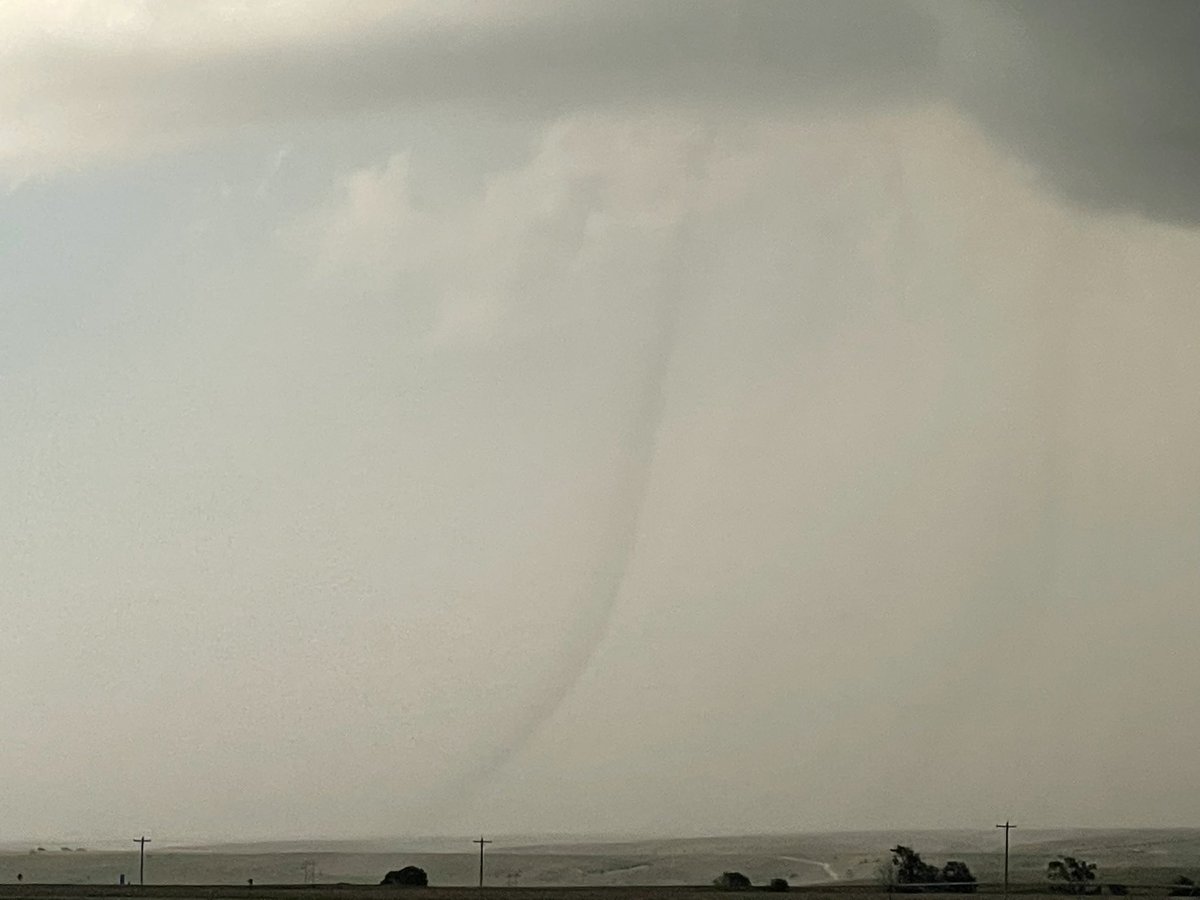 Decent still photo of the earlier likely landspout around 910 CDT about 8-10 miles north of McCook near the Red Willow/Frontier County line. #newx <a href="/NWSNorthPlatte/">NWS North Platte</a> <a href="/NWSGoodland/">NWS Goodland</a>