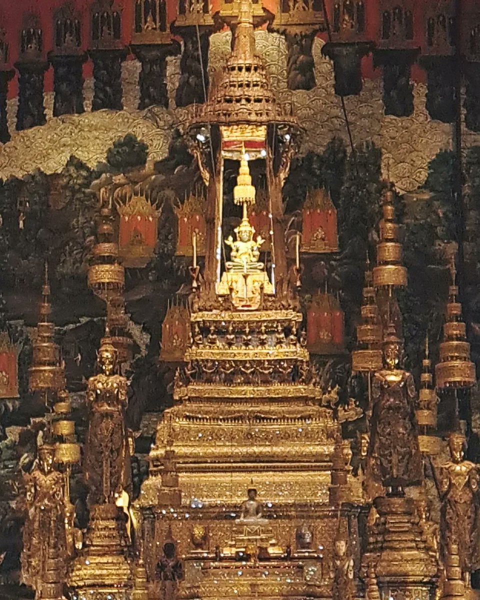 Mymemory789's tweet photo. ขอจงพบแต่สิ่งที่ดี
คิดสิ่งใดสมปราถนาทุกประการ....🙇
#พระแก้วมรกต #ศาลหลักเมือง #สายมู https://t.co/dJyb5YjCjs