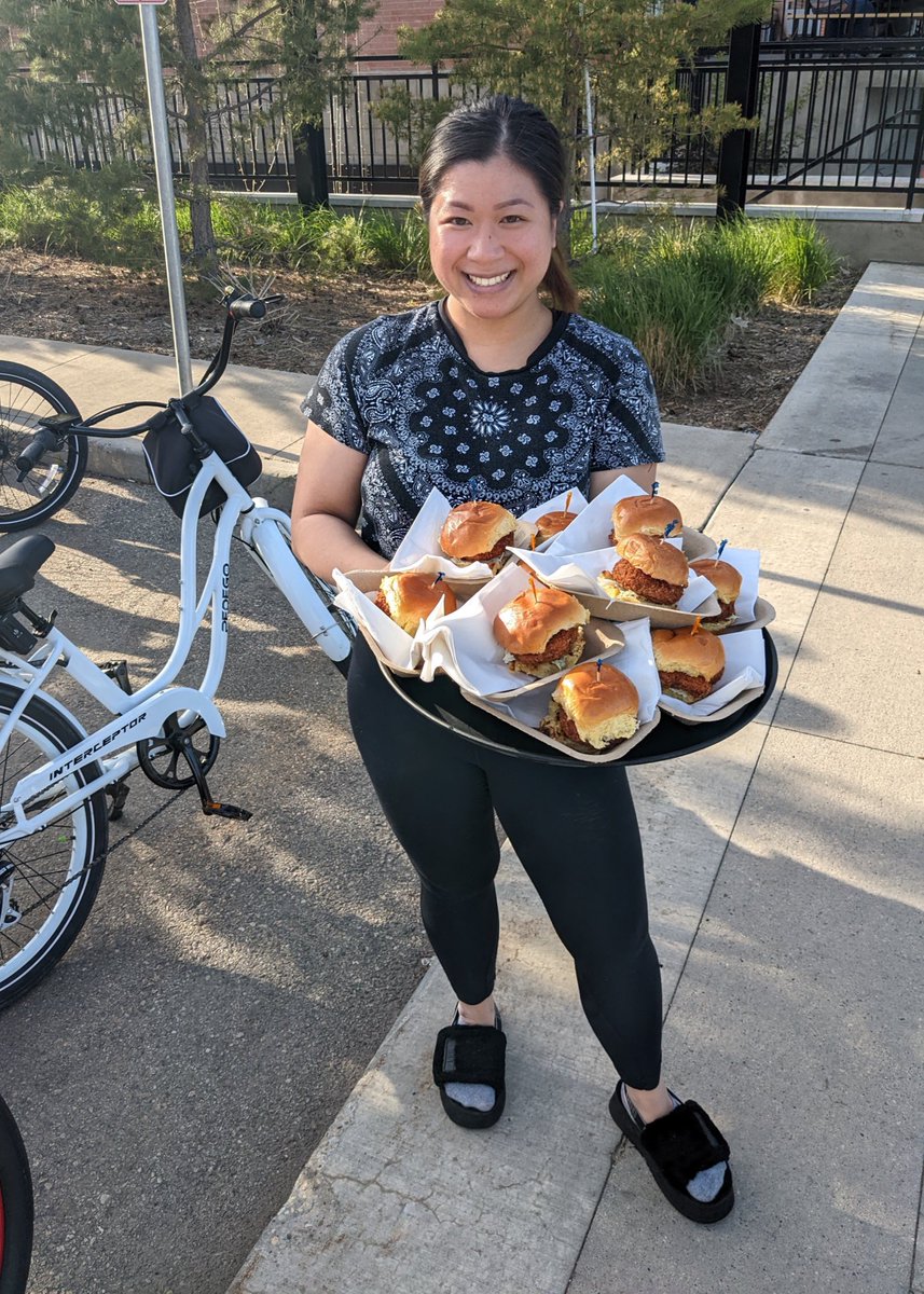 lindork's tweet photo. A BEAUTIFUL night for an electric bike ride through Edmonton!! ☀️ Thanks to tonight’s group for coming on my e-bike / #yegfood tour presented by @EdmontonPedego!! 🚴🏻‍♀️ 

#hellofun #yeg #exploreedmonton https://t.co/1QfR7htdpd