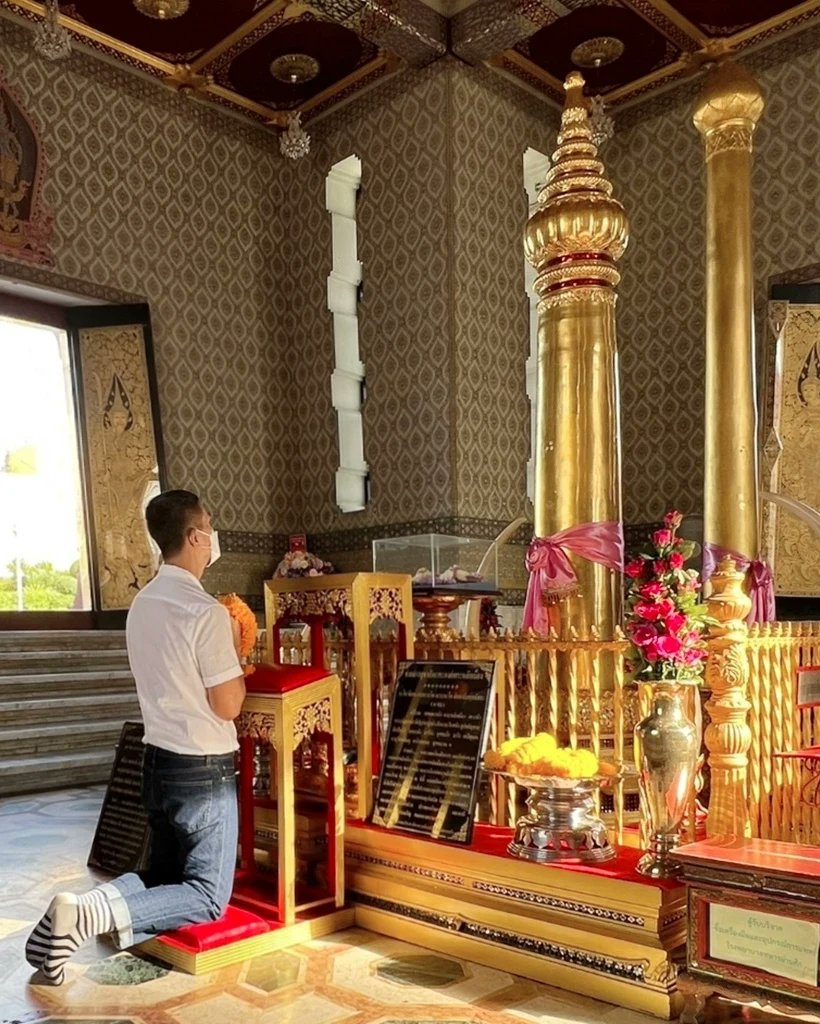 Mymemory789's tweet photo. ขอจงพบแต่สิ่งที่ดี
คิดสิ่งใดสมปราถนาทุกประการ....🙇
#พระแก้วมรกต #ศาลหลักเมือง #สายมู https://t.co/dJyb5YjCjs