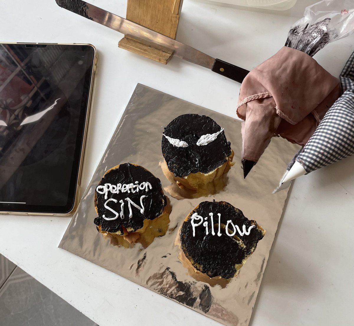 pillow 🩶 tweet media