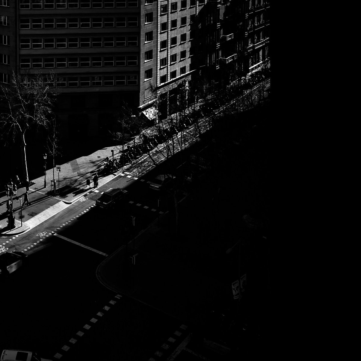 streetleitzph's tweet photo. + Look instead of just seeing 👁 The details complete the entire story +
Zoom in.
Check the surroundings.
Switch your view.
There is an infinite amount of realities in 1 moment.
Gm gn #NFTCommunity ☕️ have an amazing weekend ahead 🥂
#InfiniteRealities #streetphotography https://t.co/9yPLaZxVjm