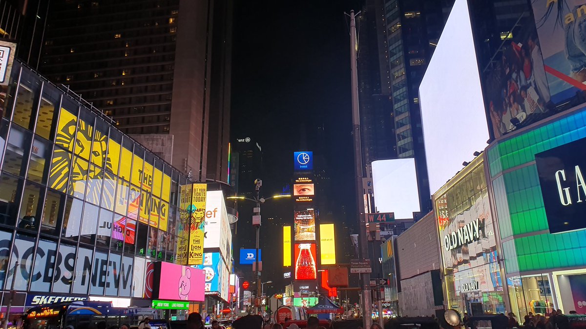 La Val-Dieu coule désormais sur Time square à New-York ! L'entreprise liégeoise a en effet signé plusieurs partenariats lors de la mission économique aux USA. Vous pouvez à présent la déguster au BXL café de New-York !