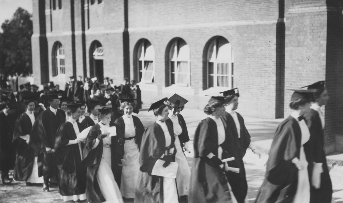 We're celebrating #InternationalArchivesWeek #ArchivesAreYOU and reflecting on UQ Archives. Since 1981 its role has been to collect, preserve and provide access to the University’s official records having legal, historical and enduring value. For more -web.library.uq.edu.au/collections/un…