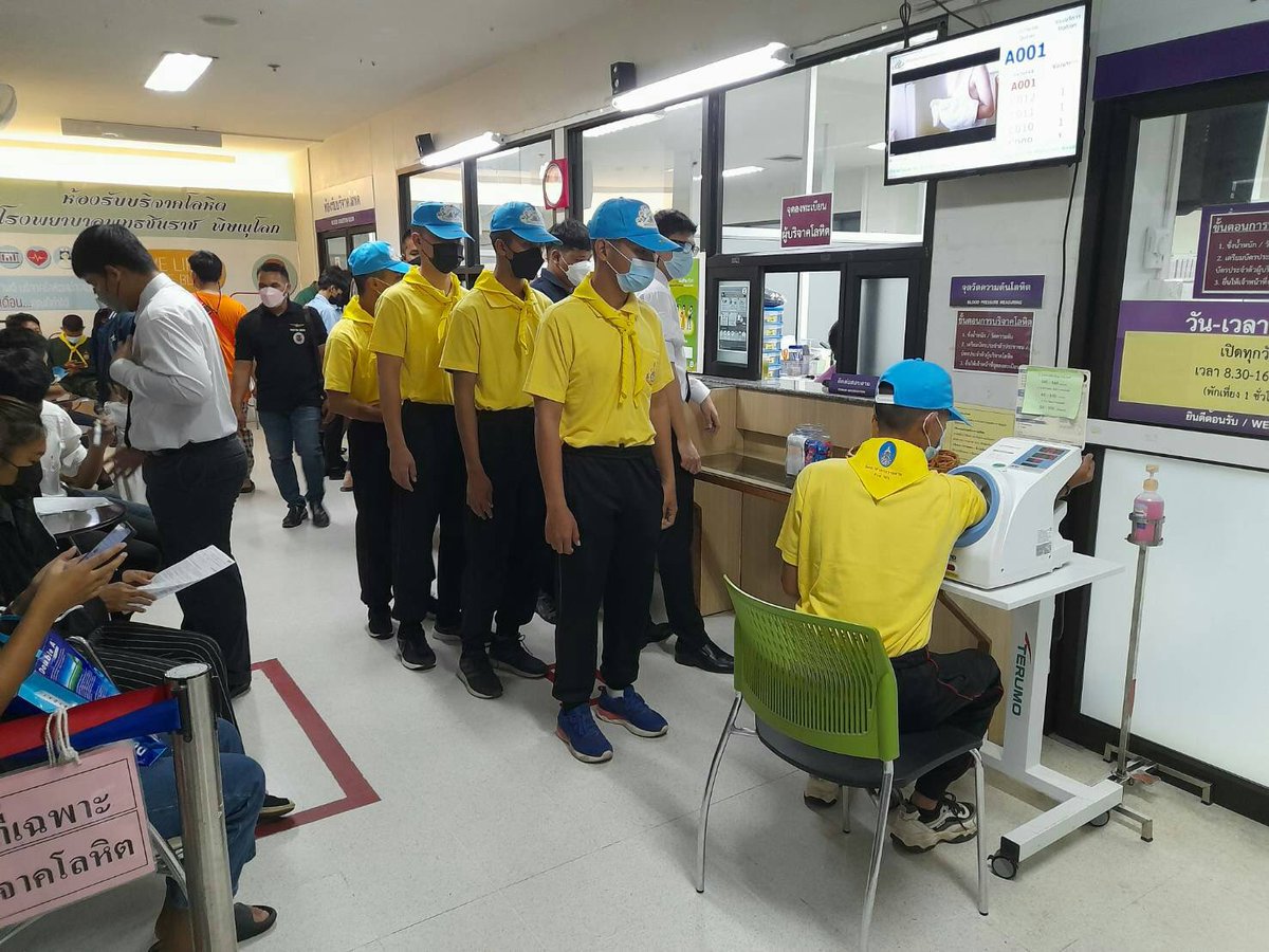 SoldiersVr's tweet photo. 2,250 CC. เพื่อ คุณ รัชนี สุจริตจันทร์
ผู้ป่วยผ่าตัดก้อนเนื้อ ซึ่งต้องการโลหิตเป็นการเร่งด่วน ณ โรงพยาบาลพุทธชินราช จ.พิษณุโลก “ภารกิจเพื่อประชาชน” จึงเริ่มต้นขึ้น ขอบคุณสำหรับน้ำใจอันยิ่งใหญ่ของน้องคนเล็กของเราในครั้งนี้ด้วยครับ.. 🙏🏼
#กรมรบพิเศษที่4
#น้องคนเล็ก  
#BootCamp65 https://t.co/XBw9yMduvQ