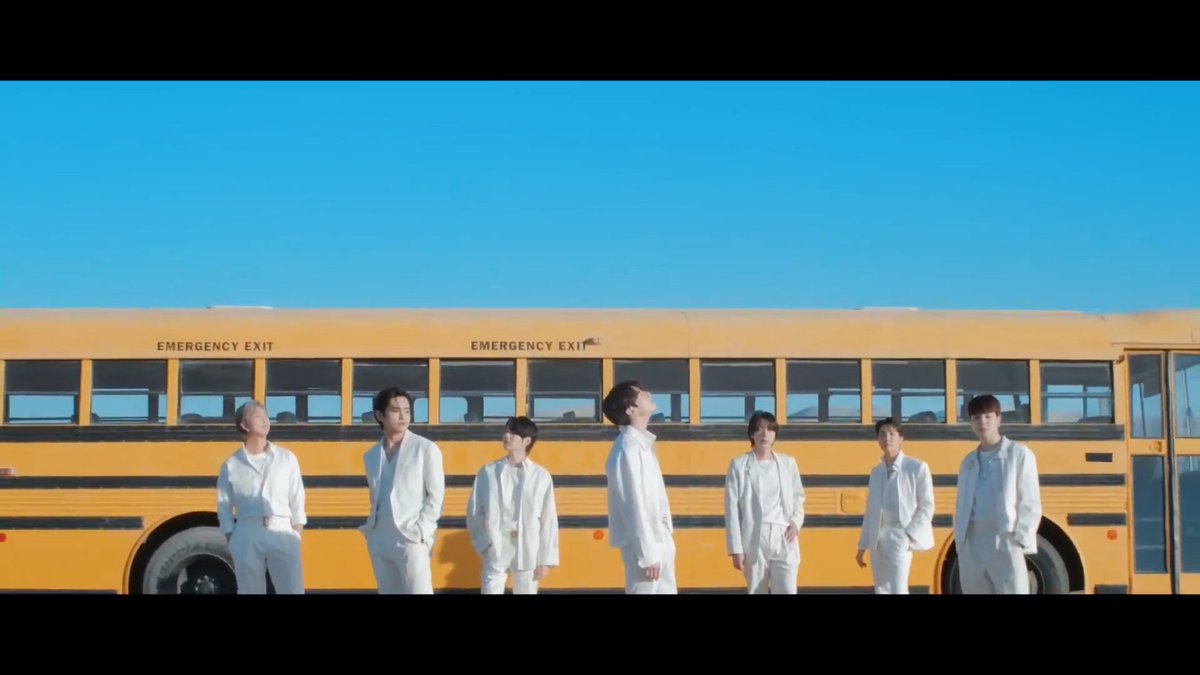 LiryOnni's tweet photo. AMO!! AMO!!! AMO!!! LLOROOOOO!!!😭😭 NO ME VOY A CANSAR DE ESCUCHARLAAAA!!! #YetToCome_BTS #YetToCome #BTS_Proof https://t.co/i7K1xaZ98X
