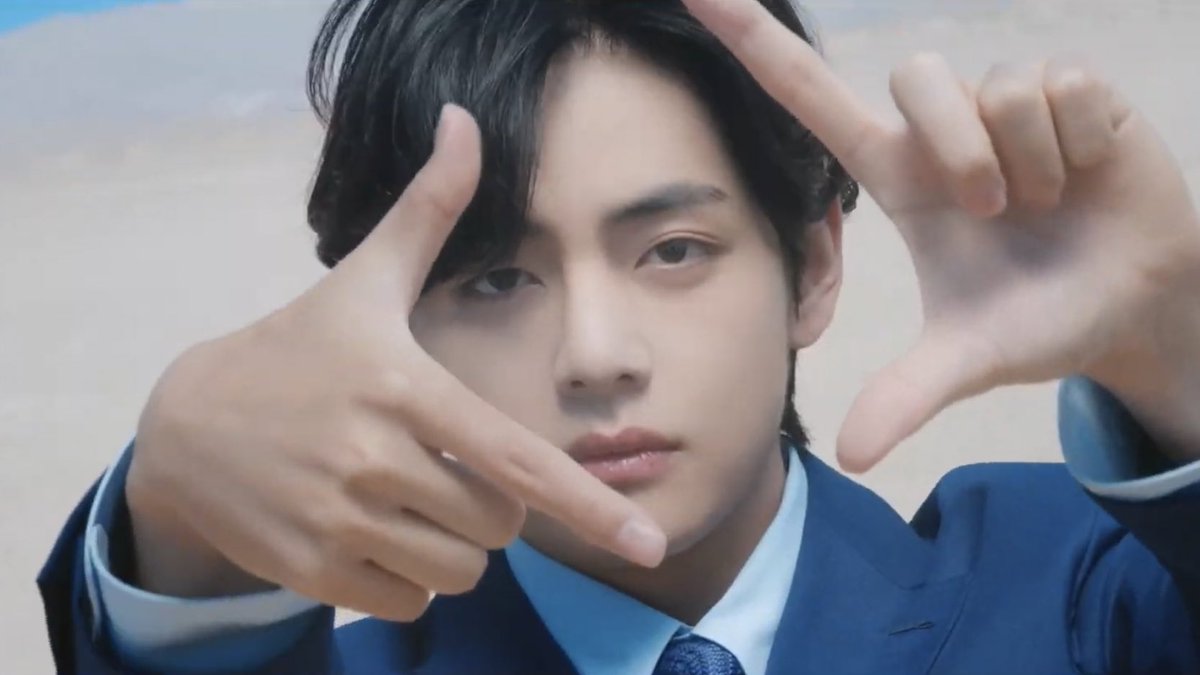 archivefortae's tweet photo. KIM TAEHYUNG OMG😭😭😭 https://t.co/kqKVHKKvSW