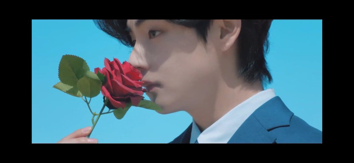 THVPMAO's tweet photo. WOW NO TENGO PALABRAS PARA DESCRIBIR COMO ME SIENTO!!! GRACIAS BTS POR TANTA FELICIDAD! LA CANCIÓN, EL RITMO, EL RECORDAR CADA ERA WOW ME ENCANTÓ! LOS AMO CON TODO MI CORAZÓN 😭💜😭 ESTOY LLORANDO DE FELICIDAD AHHH 

#YetToCome
#YetToCome_BTS
#BTSCOMEBACK2022
#Bts @BTS_twt https://t.co/uq82ut5kdk